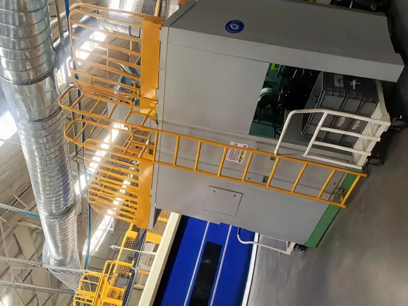 Planta química industrial, ambiente corrosivo que exige escada em inox ou fibra de vidro